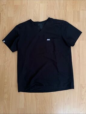 Figs Men’s Black V-Neck Scrub Shirt